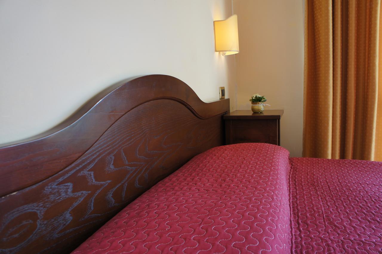 Hotel Albatros كالينْسانو المظهر الخارجي الصورة
