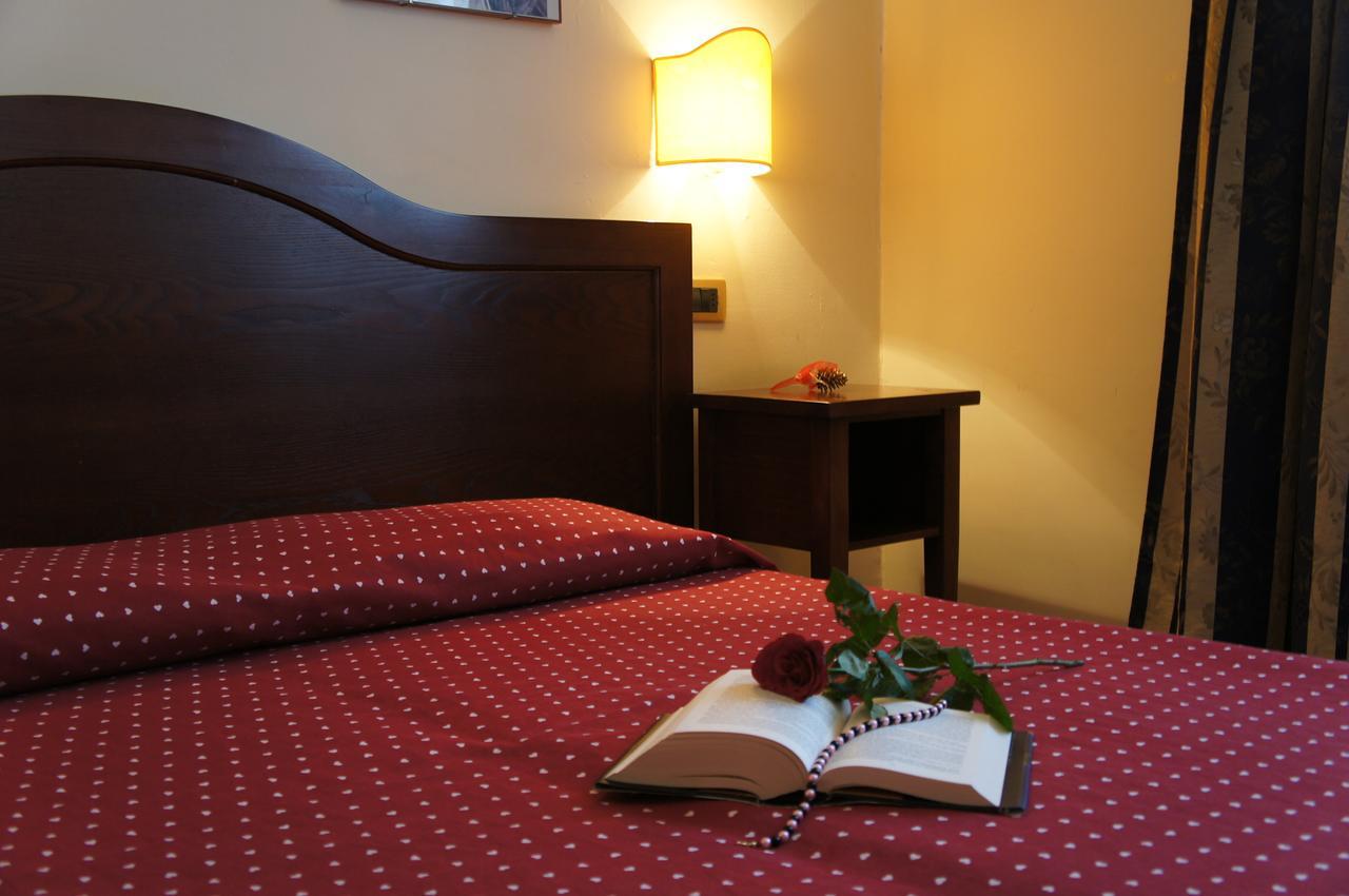 Hotel Albatros كالينْسانو المظهر الخارجي الصورة