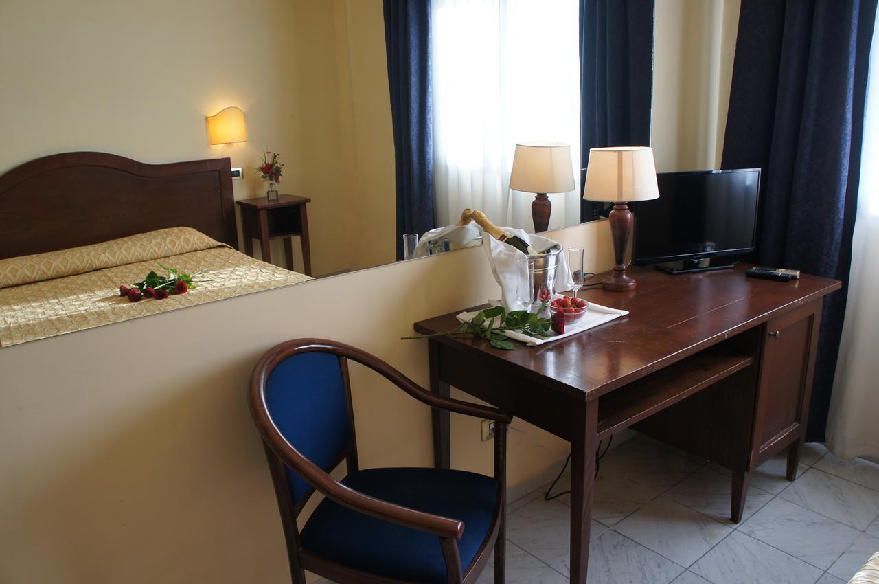 Hotel Albatros كالينْسانو المظهر الخارجي الصورة