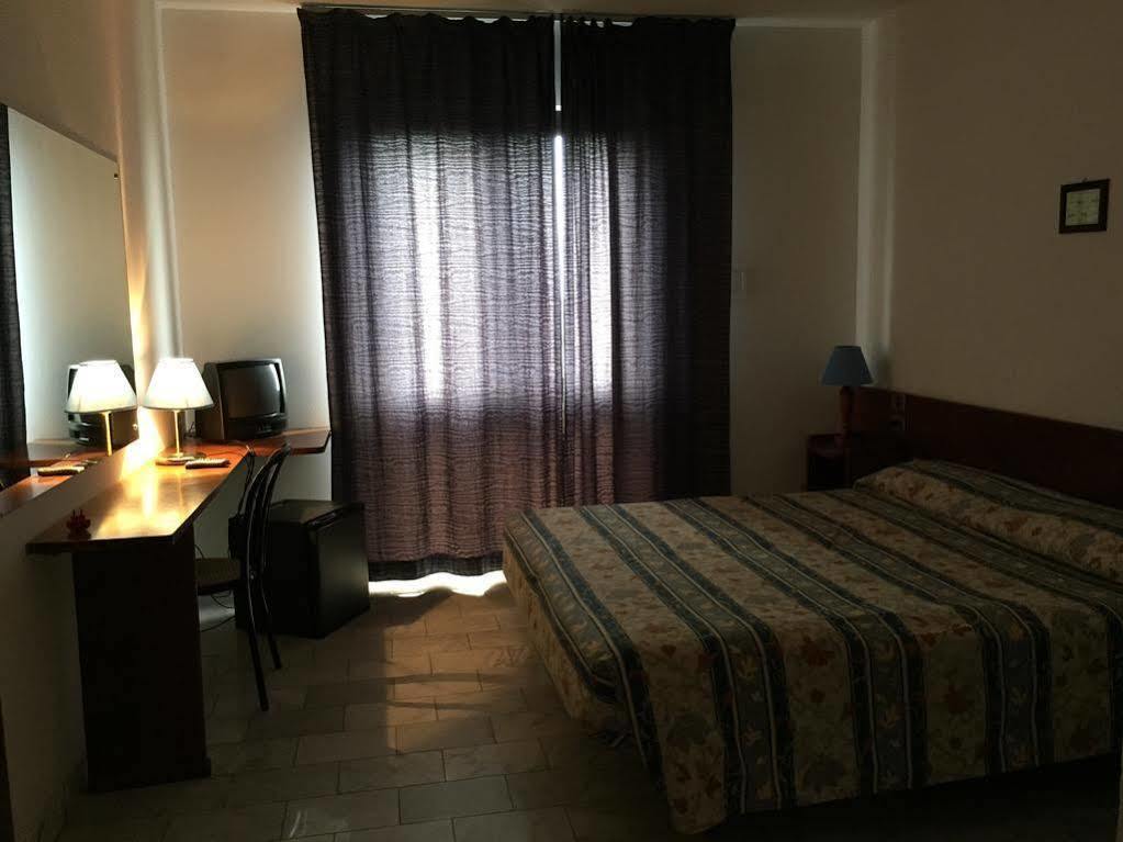 Hotel Albatros كالينْسانو المظهر الخارجي الصورة