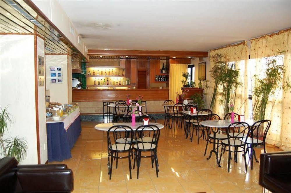 Hotel Albatros كالينْسانو المظهر الخارجي الصورة